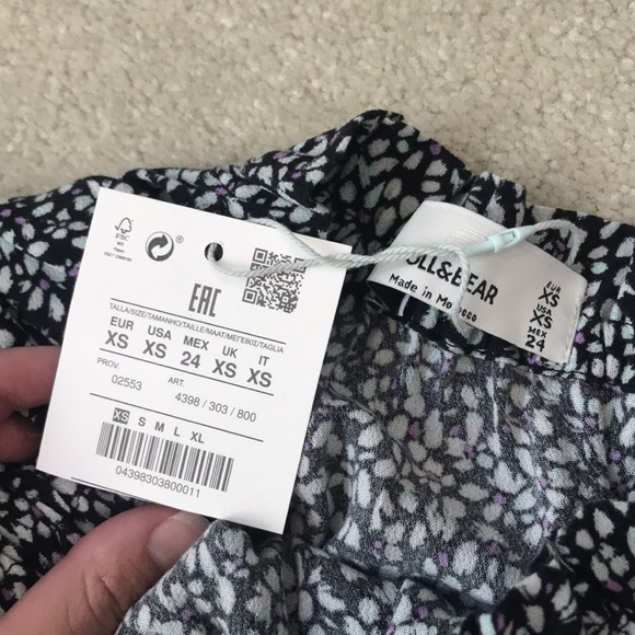 Pull&Bear printed midi skirt in black floral print - Picture 7 of 7